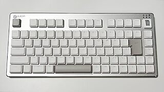 【レビュー】ELECOM GAMING V custom VK520LL ロープロファイル75%ゲーミングキーボード