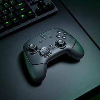 Razer、競技志向PCゲーマー向けワイヤレスコントローラー「WOLVERINE