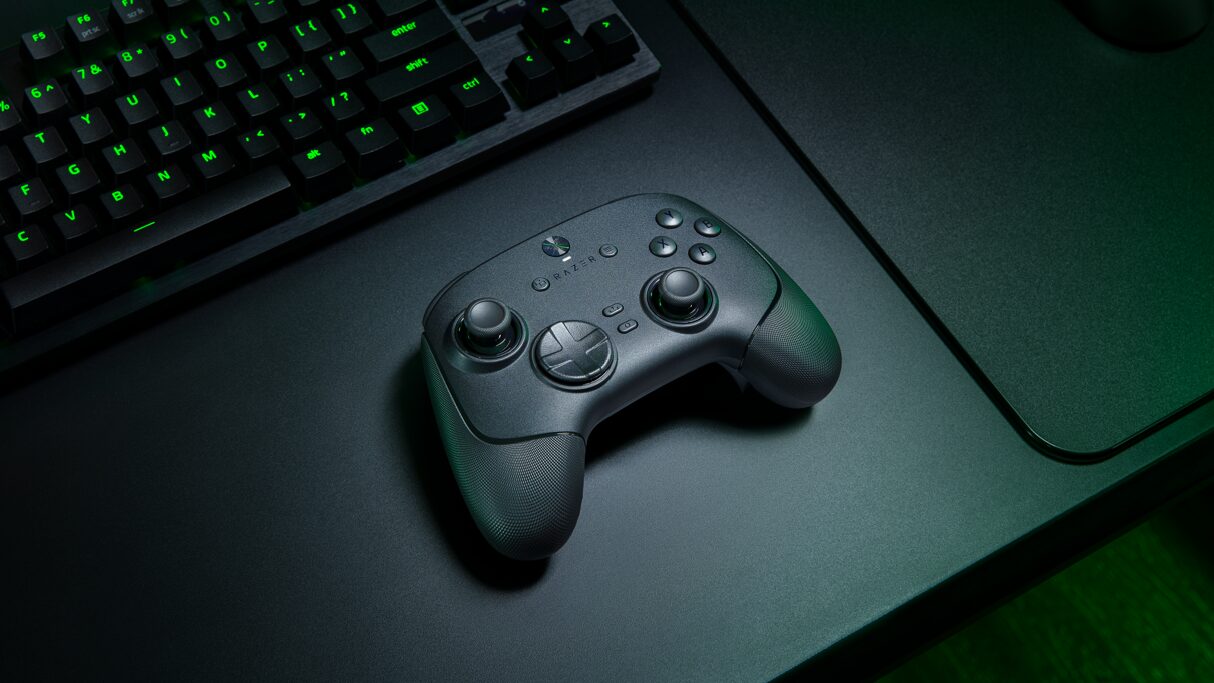Razer、競技志向PCゲーマー向けワイヤレスコントローラー「WOLVERINE V3 PRO 8K PC」を発表